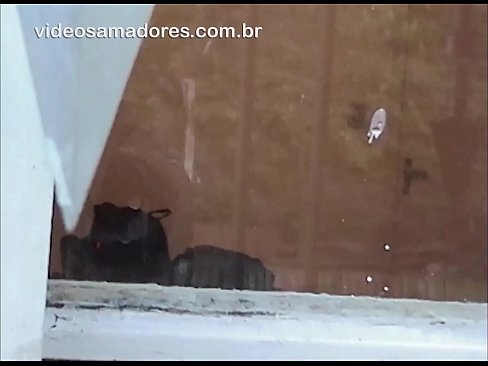❤️ Home excitat mirant la seva xicota amb un altre noi, gravant un vídeo de merda sense molestar la parella ❌ Porno preciós al ca.prendiporno.ru ❌❤