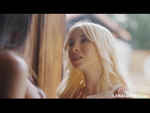 ❤️ La noia torna a casa uns mesos després i s'acaba menjant el cony de la seva madrastra ❌ Porno preciós al ca.prendiporno.ru ❌❤